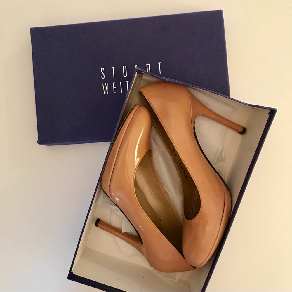 Stuart Weitzman round toe patent leather pumps